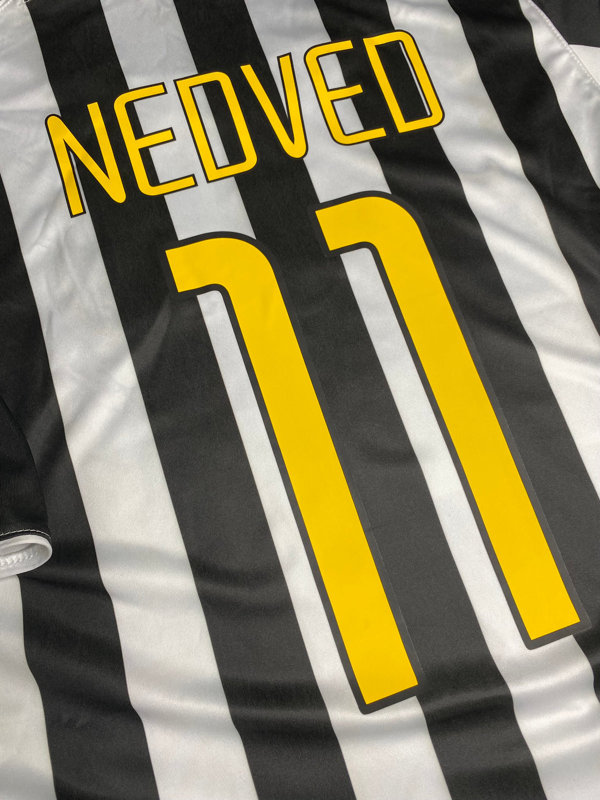 Juventus home jersey. Season 03/04. Pavel Nedved.