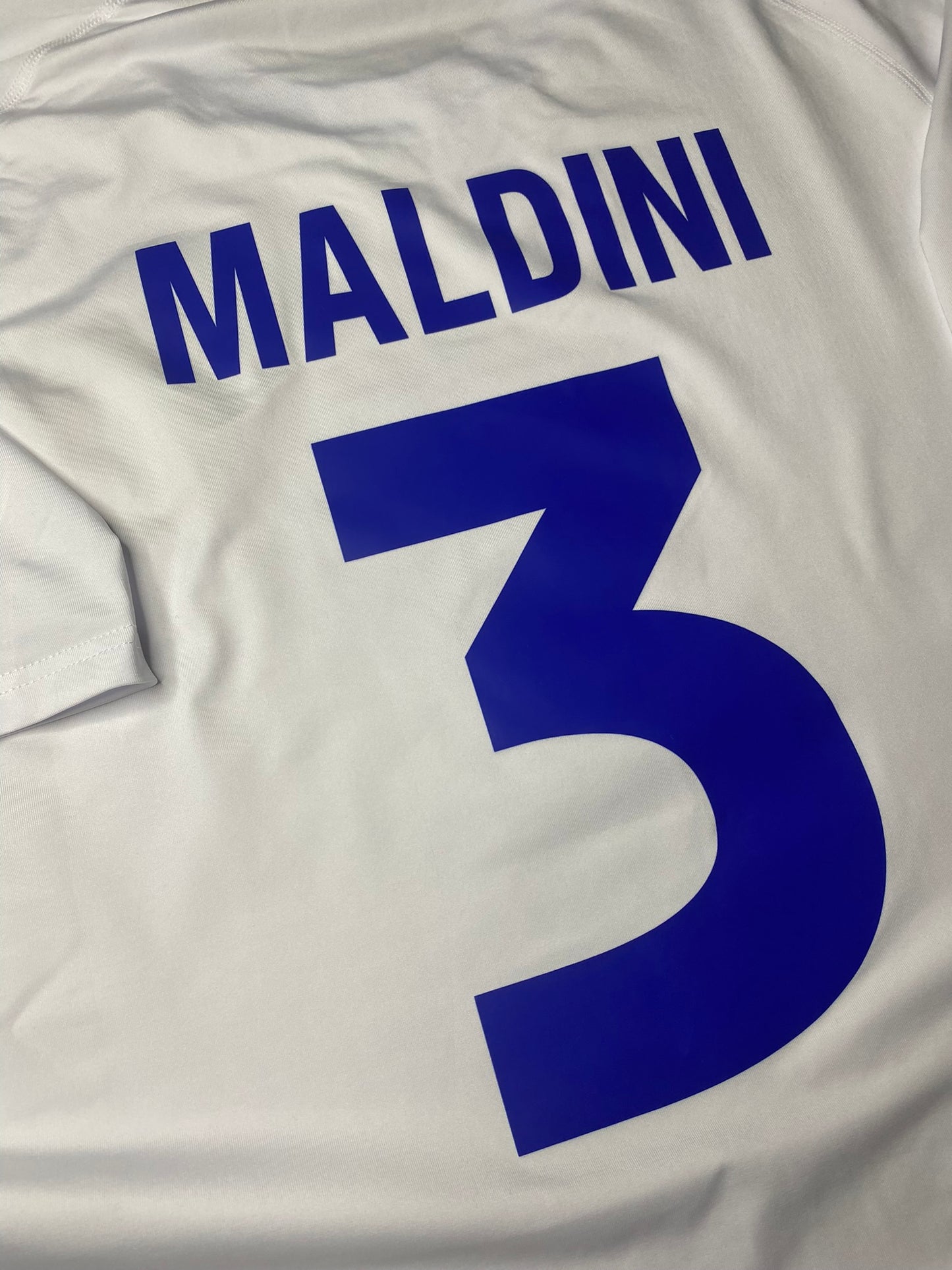 Italy away jersey 2000/01. Paolo Maldini.