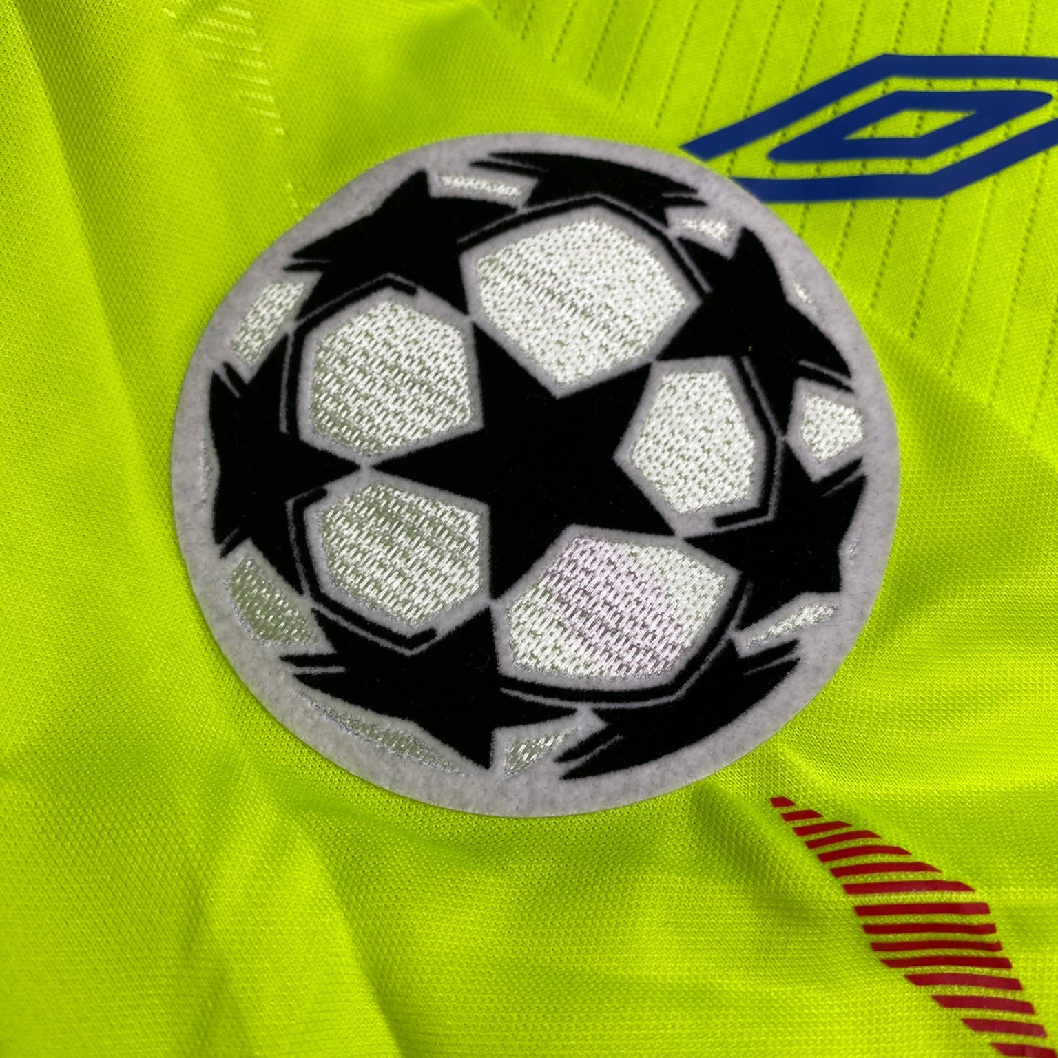 Olimpique Lyon third jersey. Season 08/09. Juninho Pernambucano