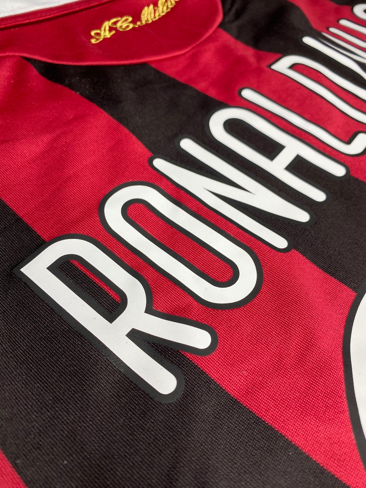 AC Milan home jersey for Paolo Maldini's farewell match. Season 09/10. Ronaldinho Gaucho.