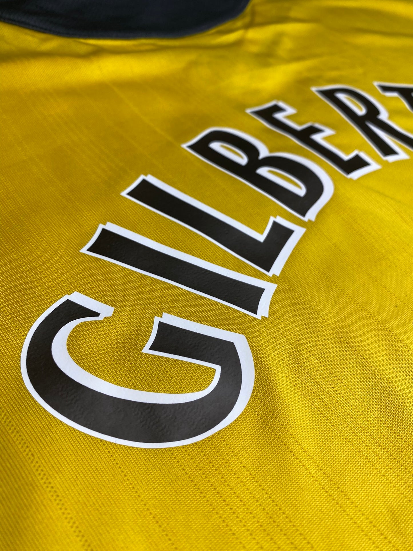 Arsenal's away jersey for the 2006 Champions League Final. Gilberto Silva.