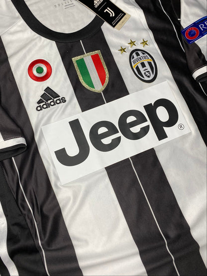 Juventus home jersey. Season 16/17. Paulo Dybala.