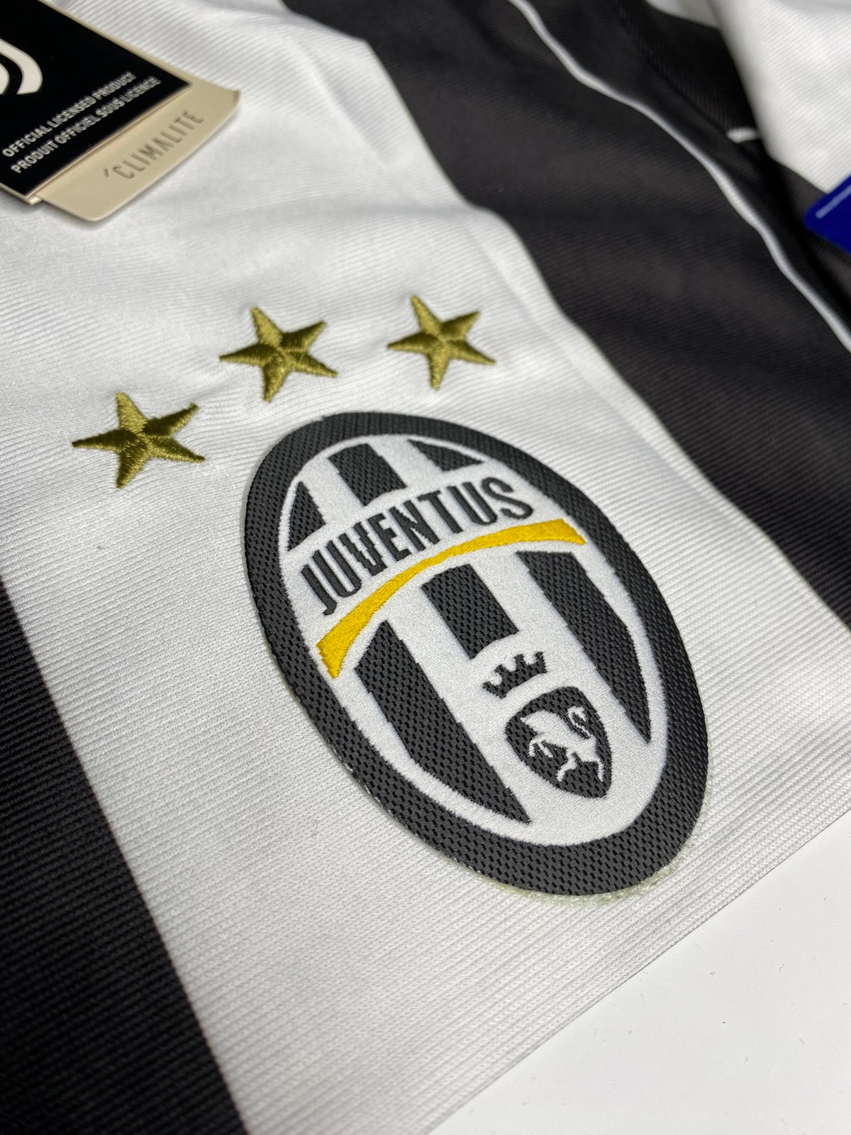 Juventus home jersey. Season 16/17. Paulo Dybala.