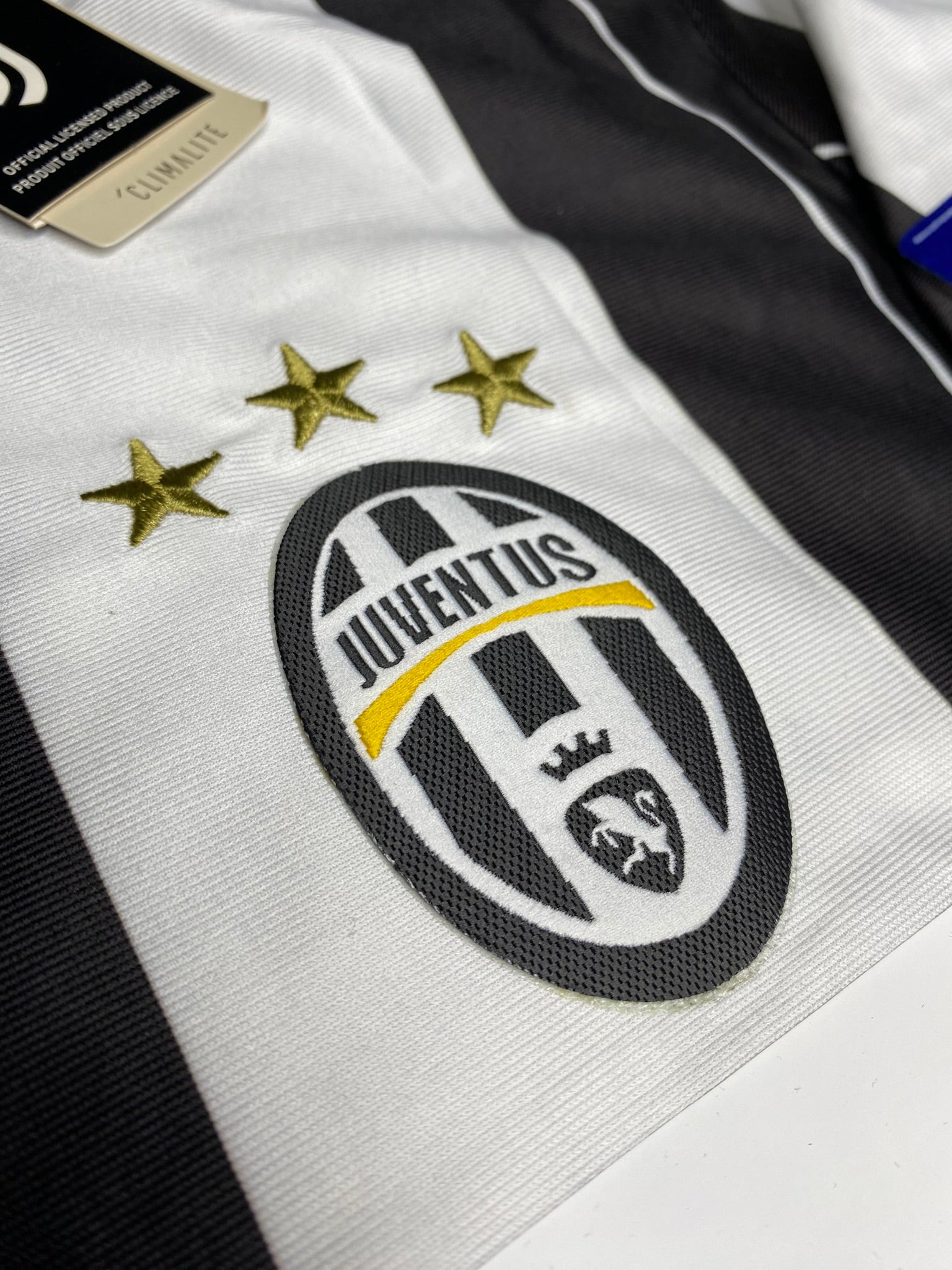 Juventus home jersey. Season 16/17. Paulo Dybala.