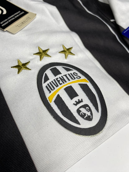 Juventus home jersey. Season 16/17. Paulo Dybala.