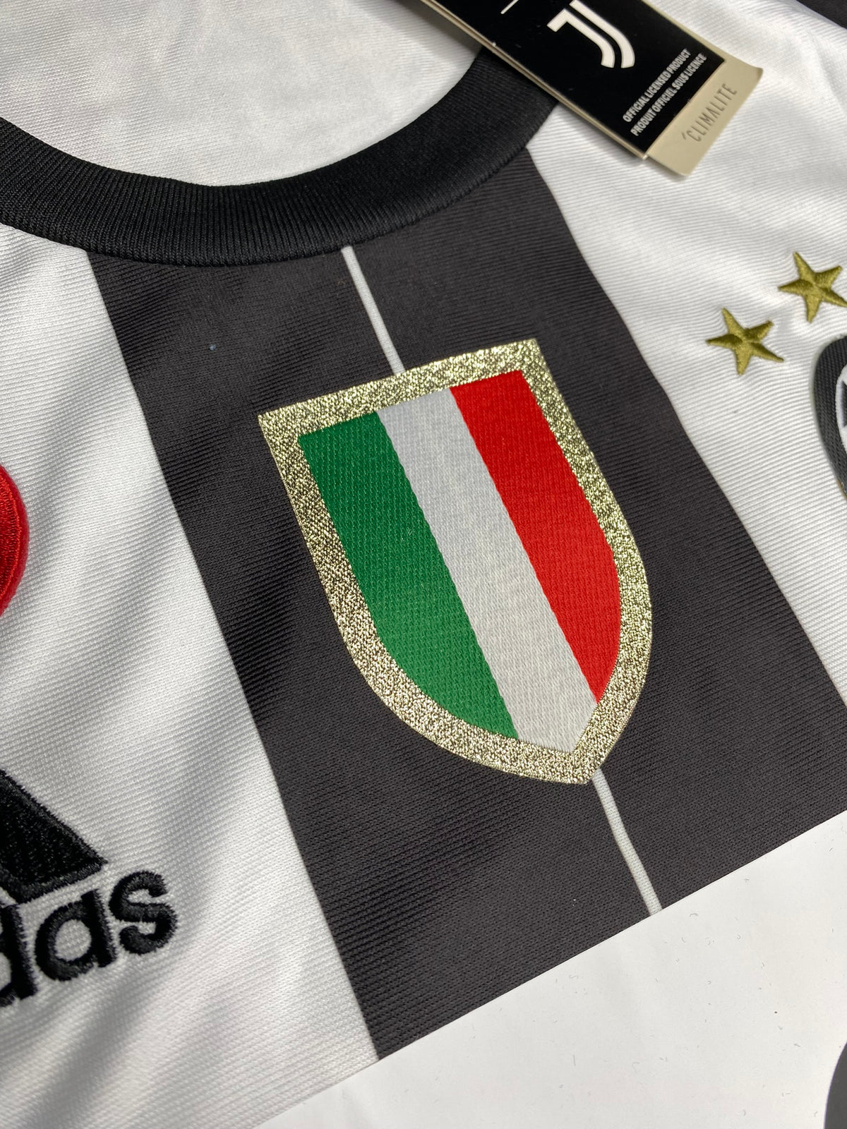 Juventus home jersey. Season 16/17. Paulo Dybala.