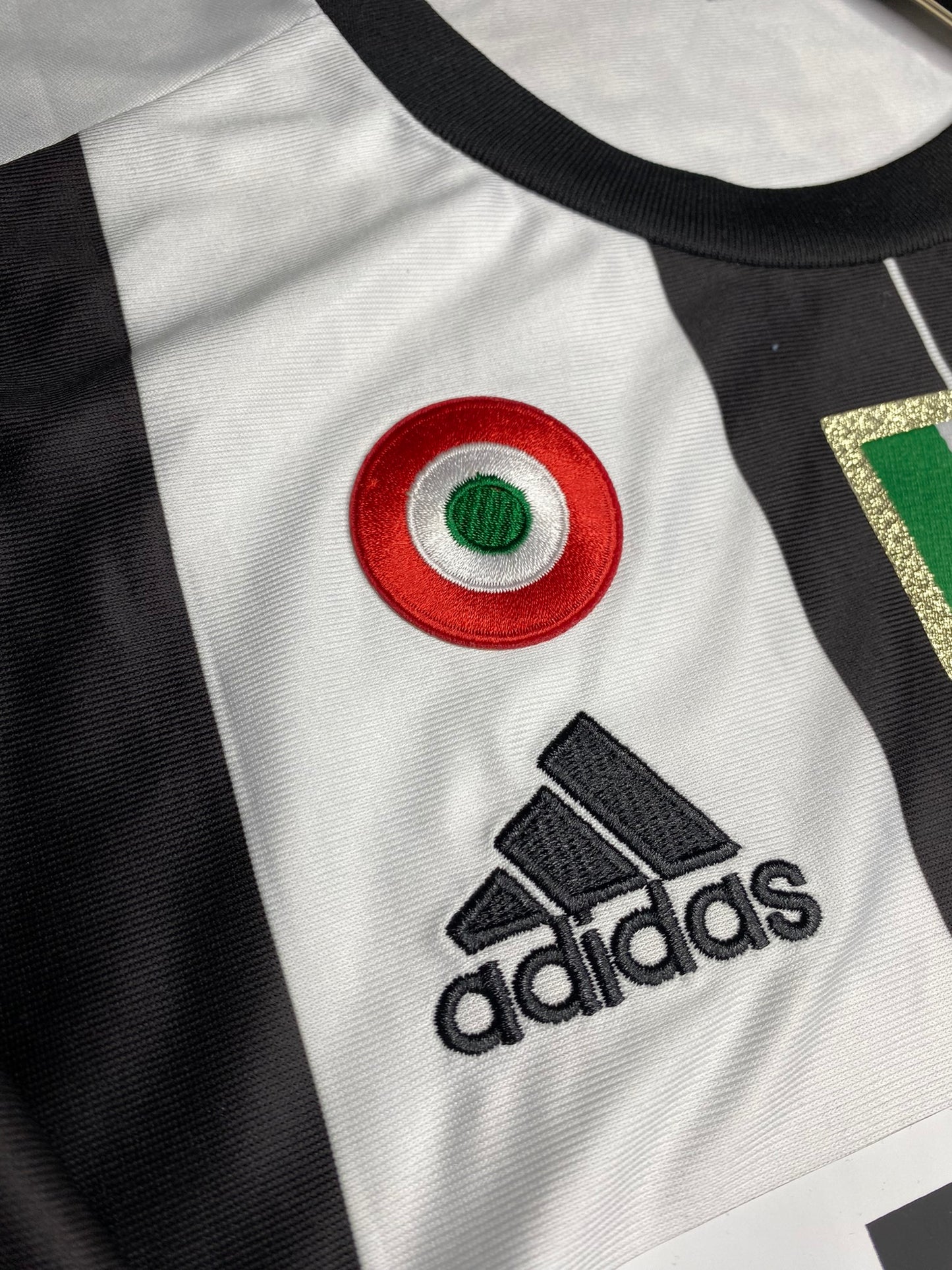 Juventus home jersey. Season 16/17. Paulo Dybala.