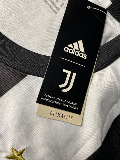 Juventus home jersey. Season 16/17. Paulo Dybala.