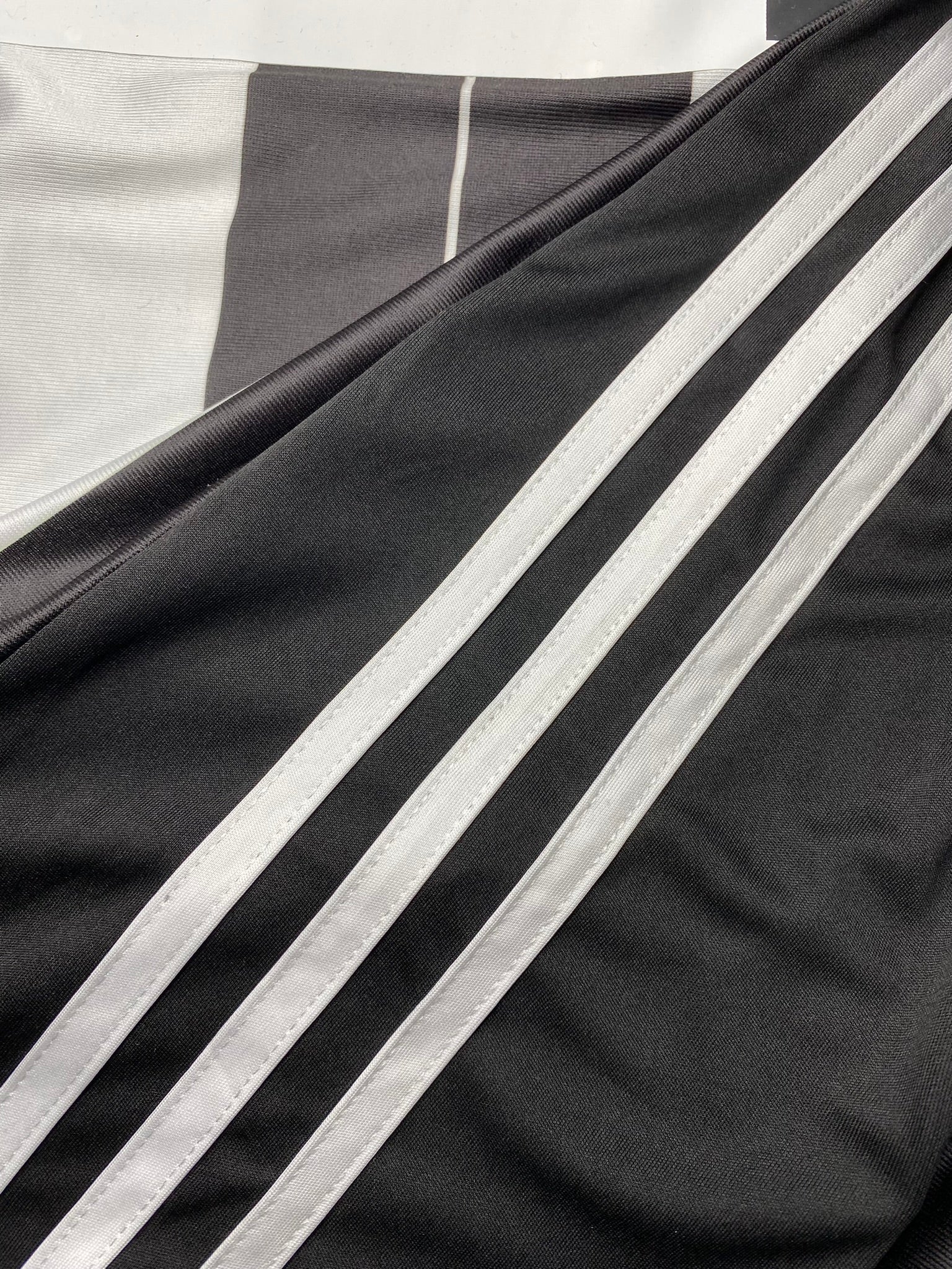 Juventus home jersey. Season 16/17. Paulo Dybala.
