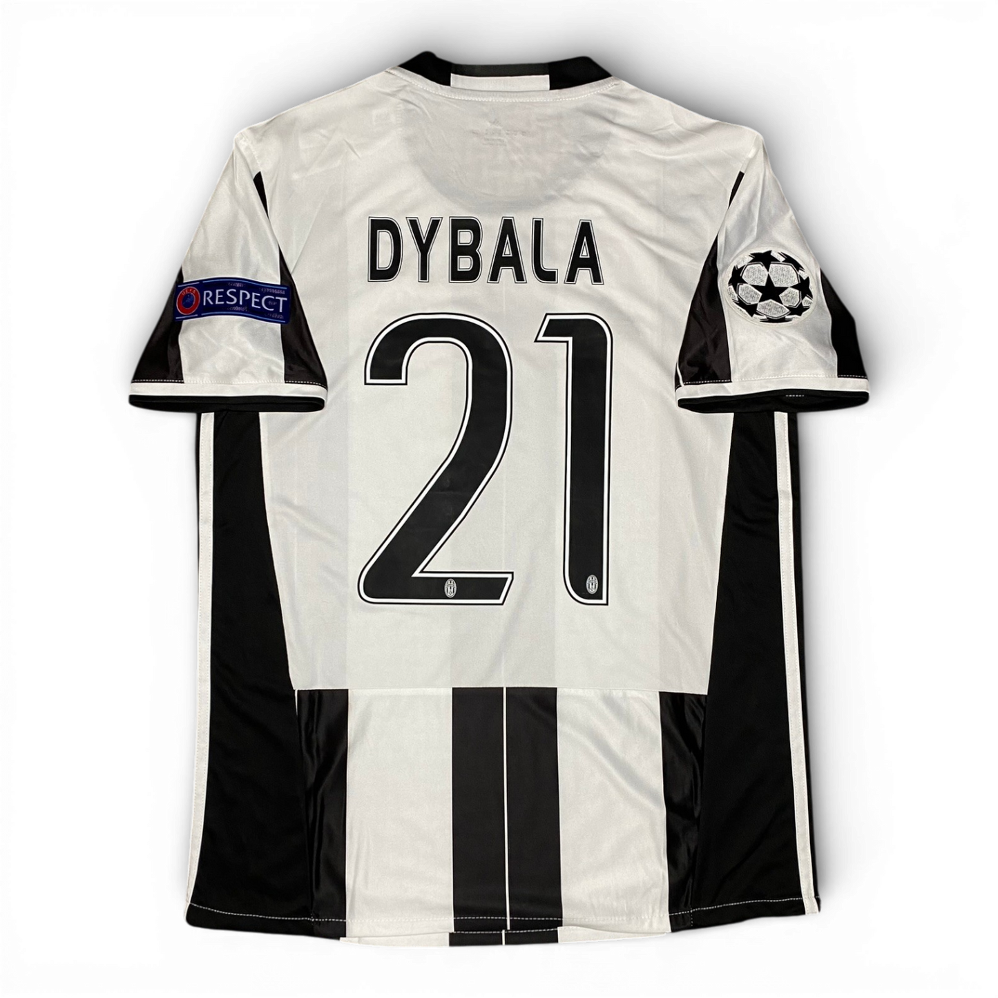 Juventus home jersey. Season 16/17. Paulo Dybala.