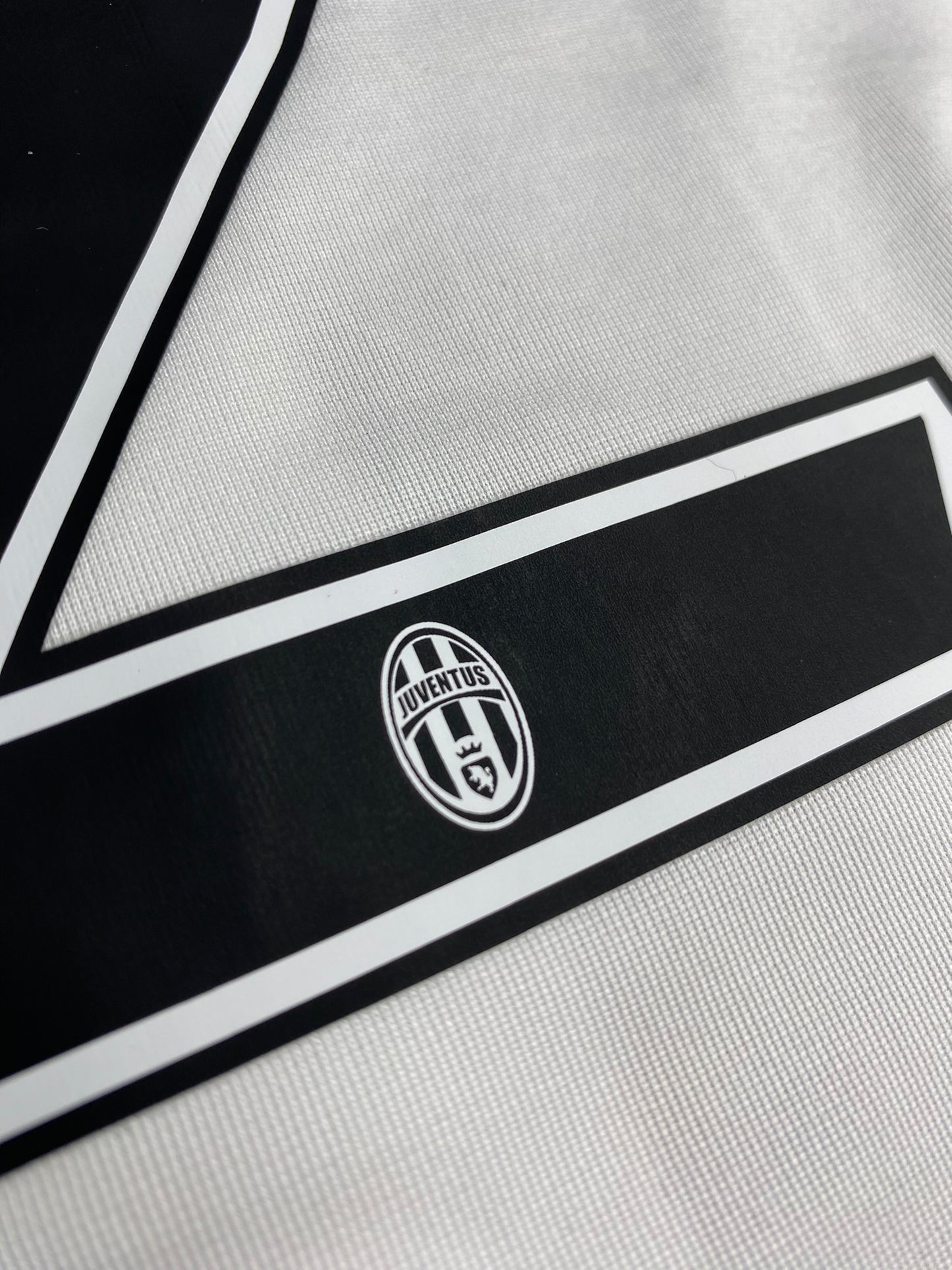 Juventus home jersey. Season 16/17. Paulo Dybala.