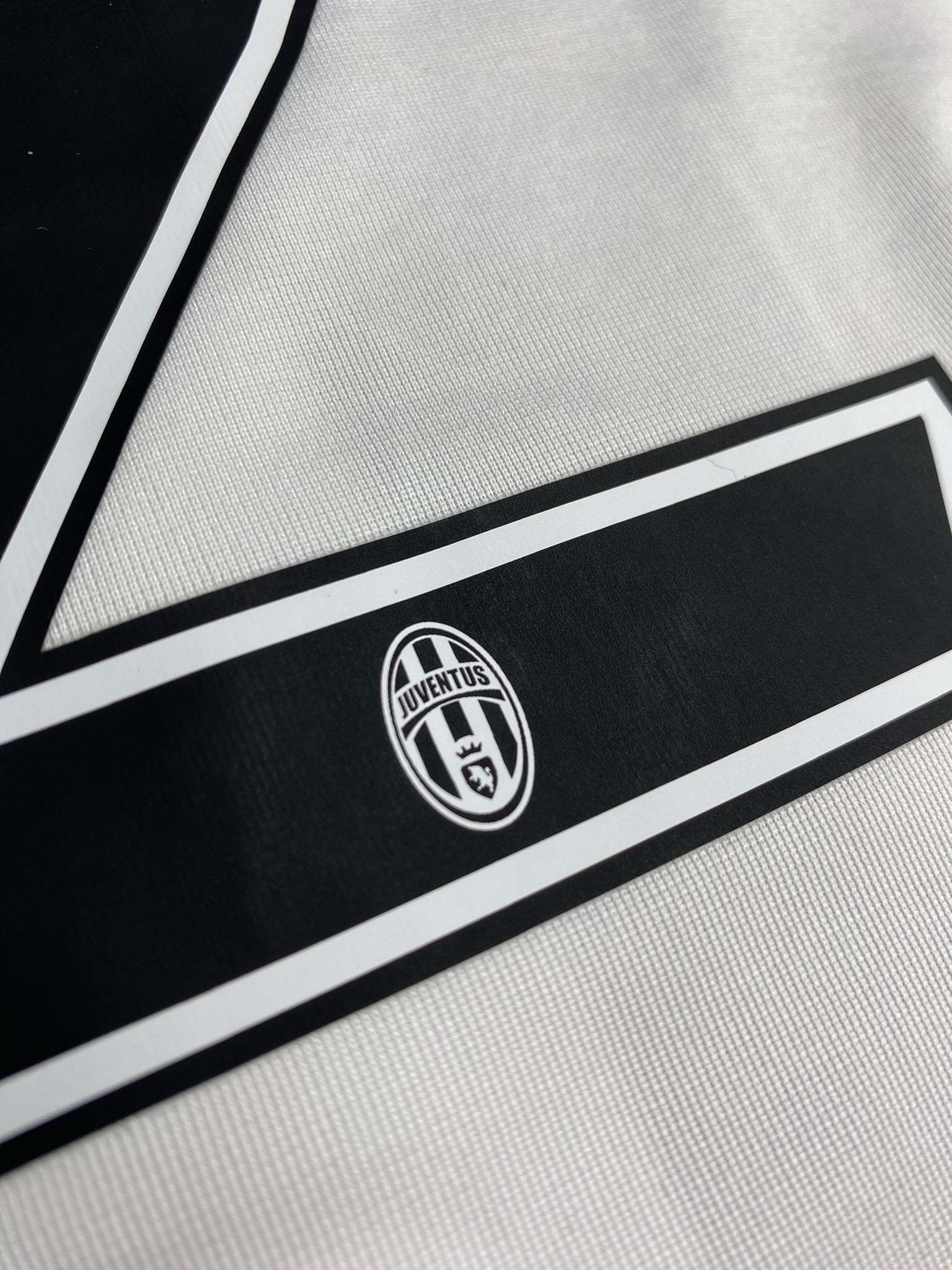 Juventus home jersey. Season 16/17. Paulo Dybala.