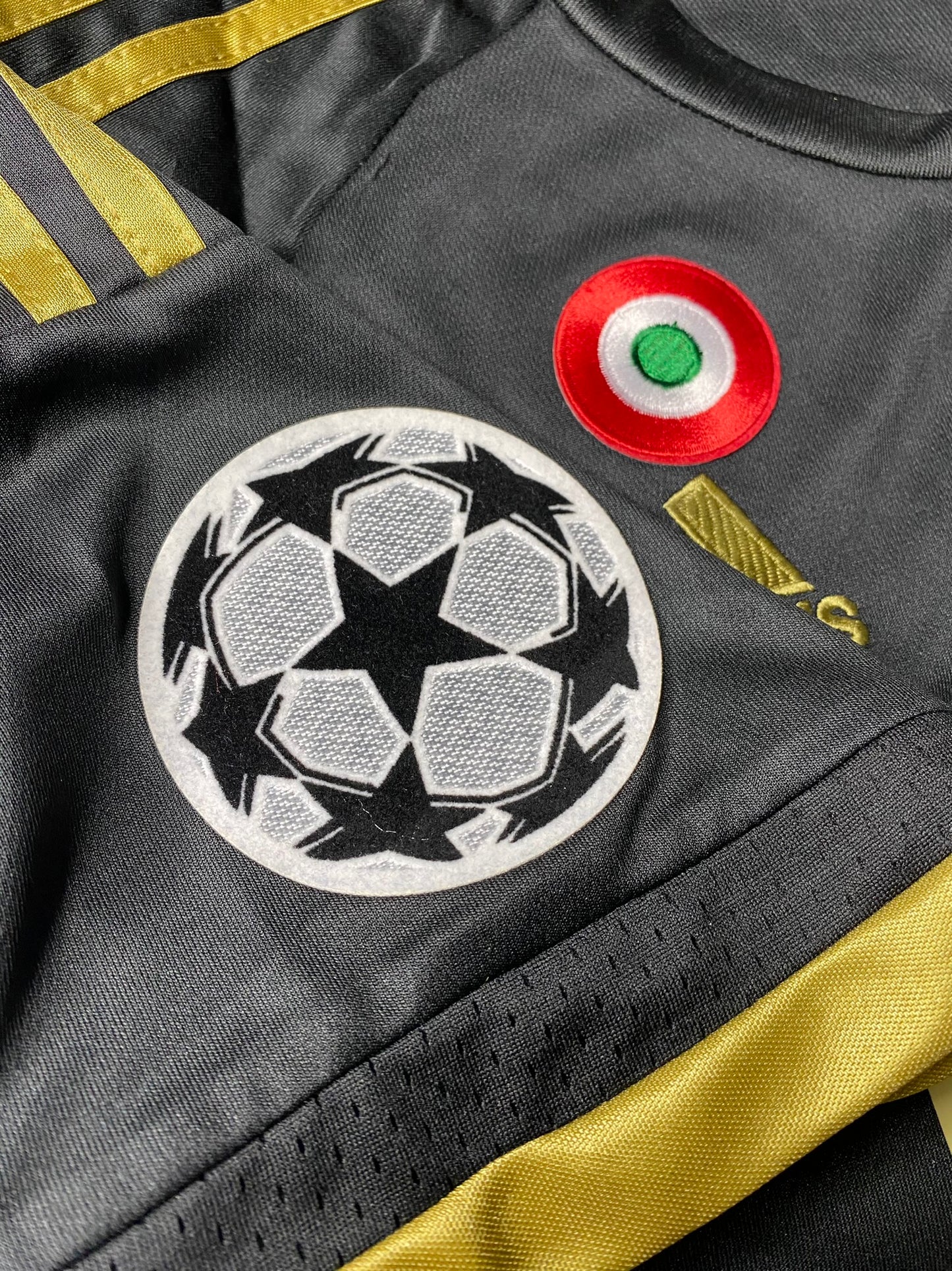 Juventus third jersey. Season 15/16. Paulo Dybala