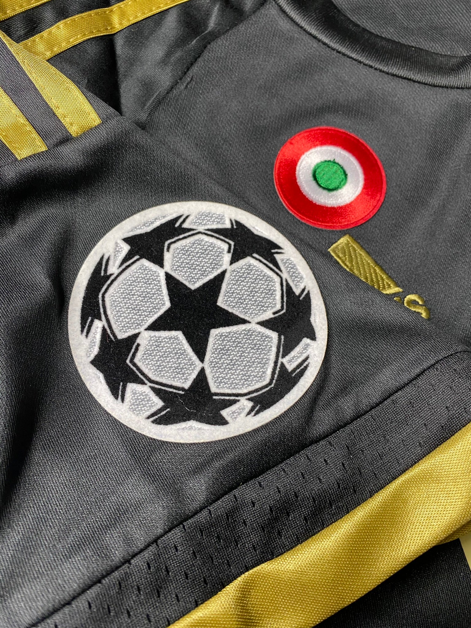 Juventus third jersey. Season 15/16. Paulo Dybala
