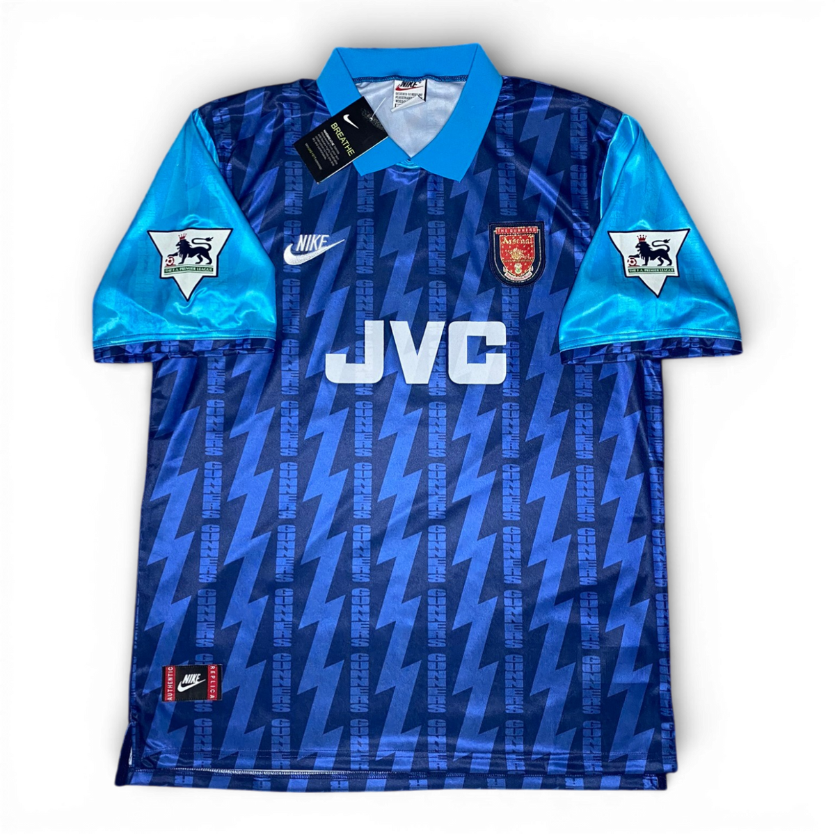 Arsenal away jersey. Season 94/95. Tony Adams.