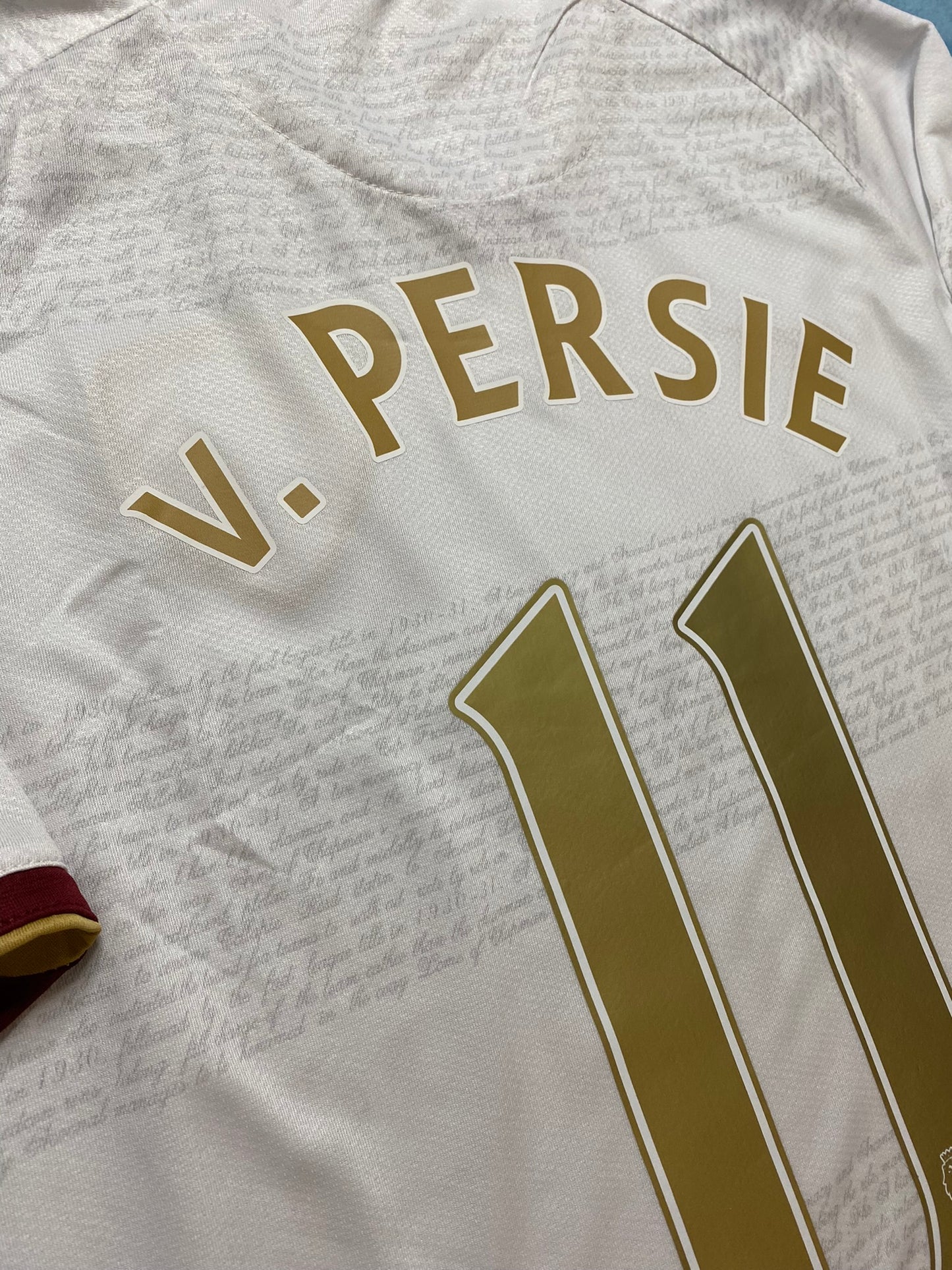 Arsenal away jersey. Season 07/08. Robin Van Persie.