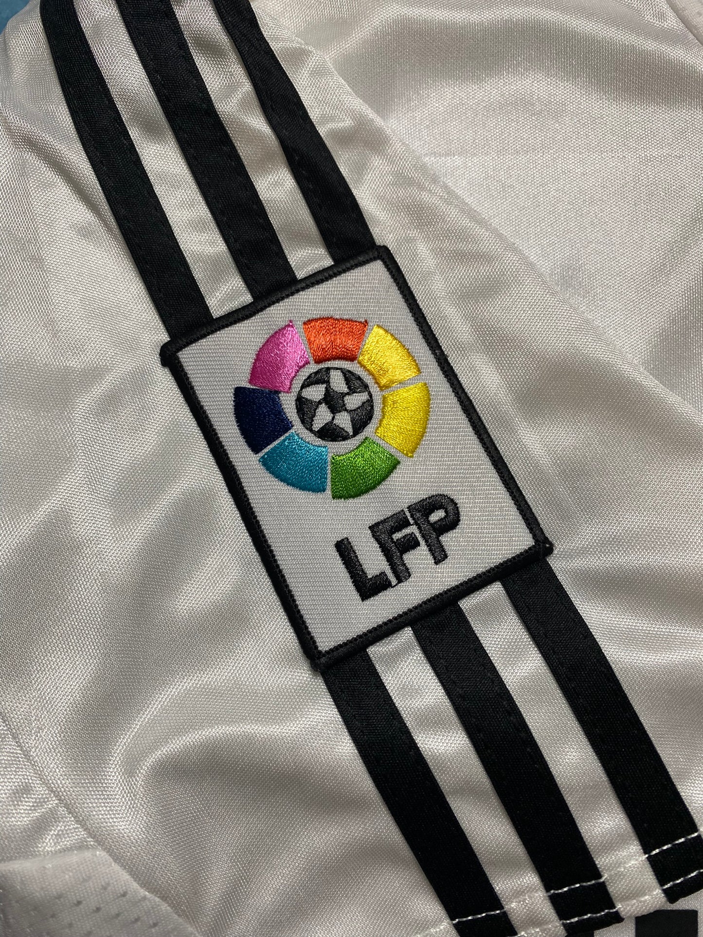 Real Madrid home jersey. Season 04/05. Zinedine Zidane