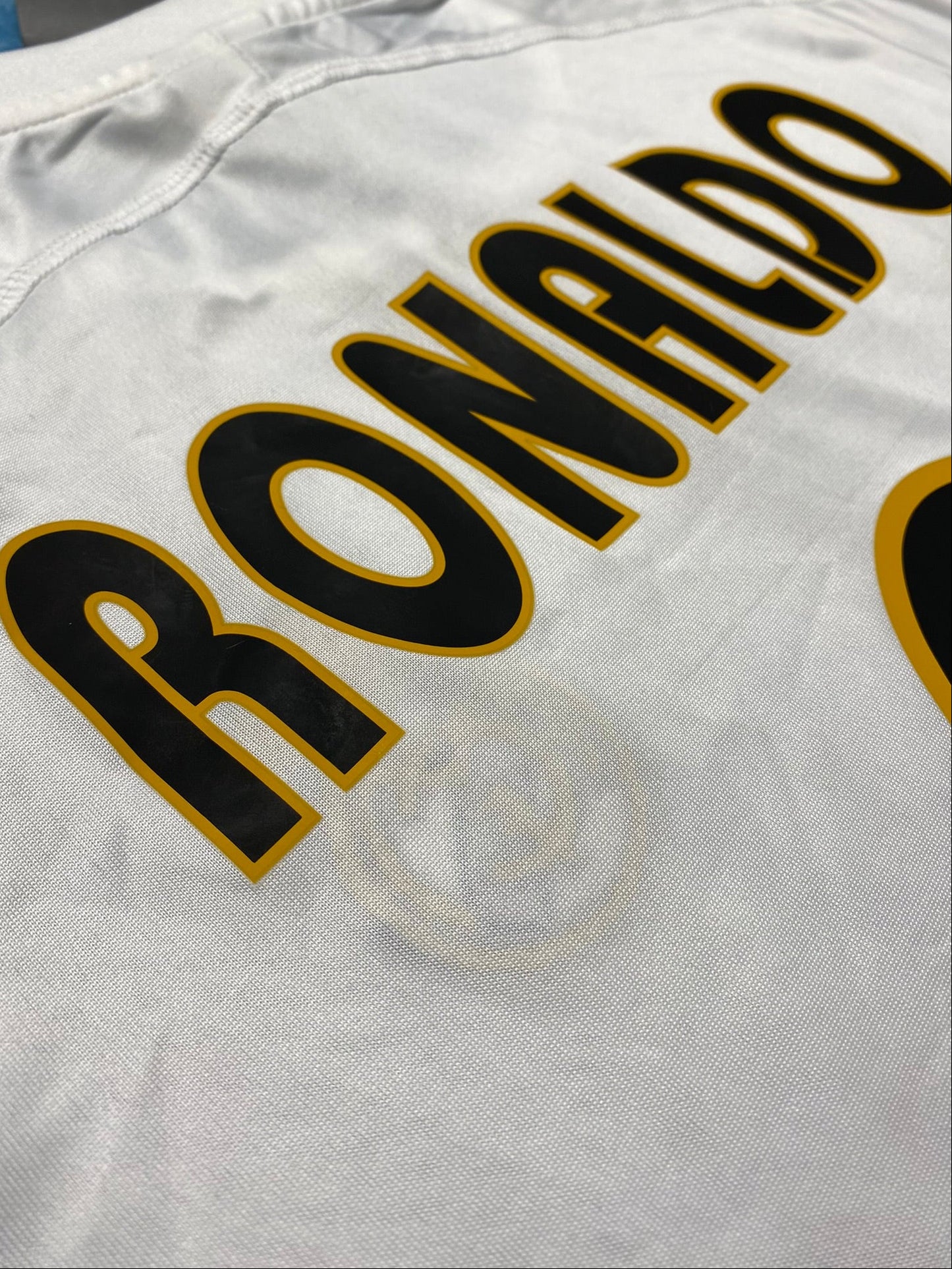 Real Madrid home jersey. Season 03/04. Ronaldo Luís Nazário de Lima