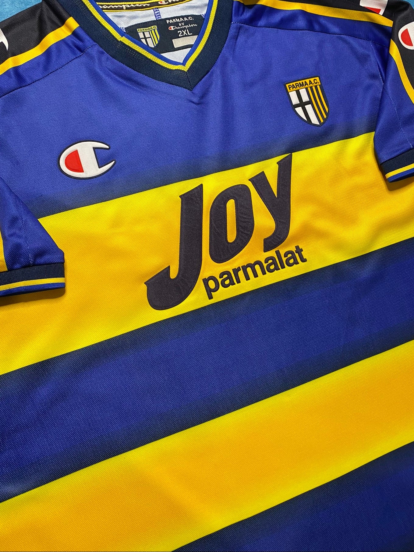 Parma home jersey. Season 01/02. Savo Milosevic