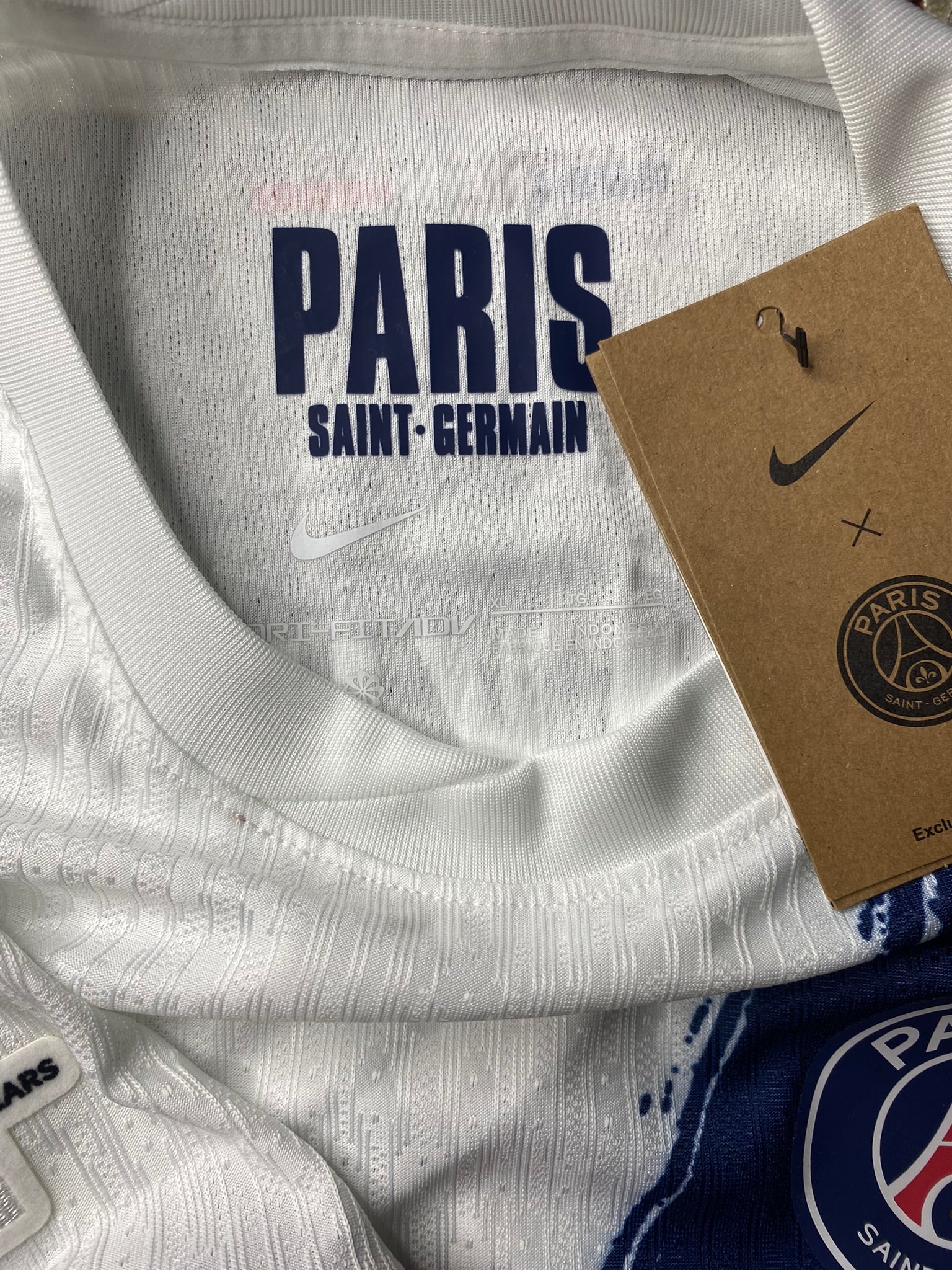 Paris Saint-Germain away jersey. Season 25/26. Achraf Hakimi