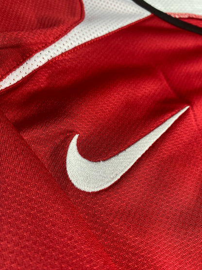 Manchester United home jersey. Season 04/05. Ruud Van Nistelrooy.