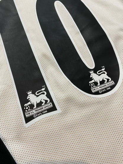 Manchester United reversible jersey commemorating the club's 100th anniversary. Season 01/02. Ruud Van Nistelrooy