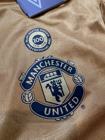 Manchester United reversible jersey commemorating the club's 100th anniversary. Season 01/02. Ruud Van Nistelrooy