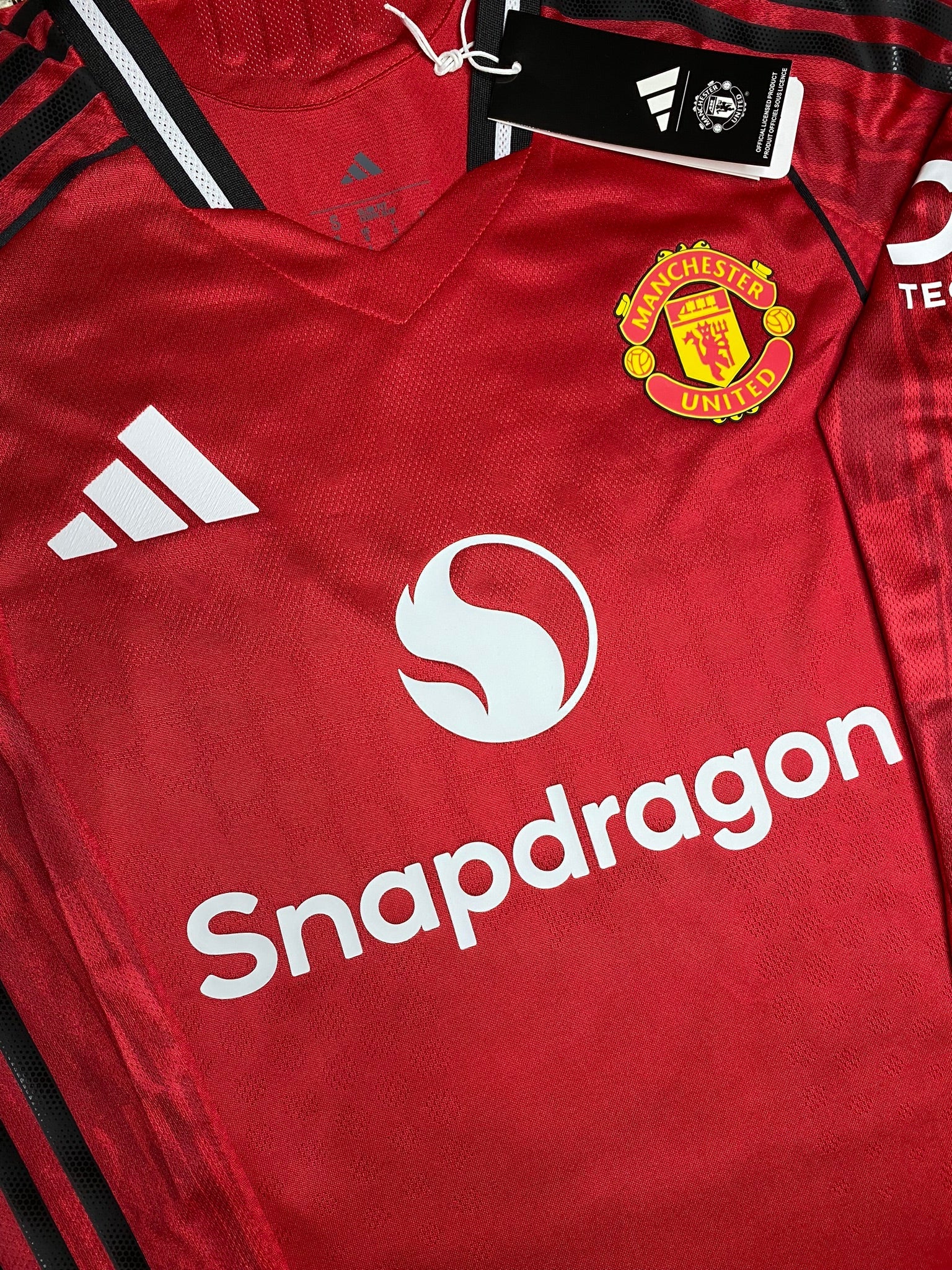 Manchester United longsleeve home jersey. Season 25/26. Matheus Cunha