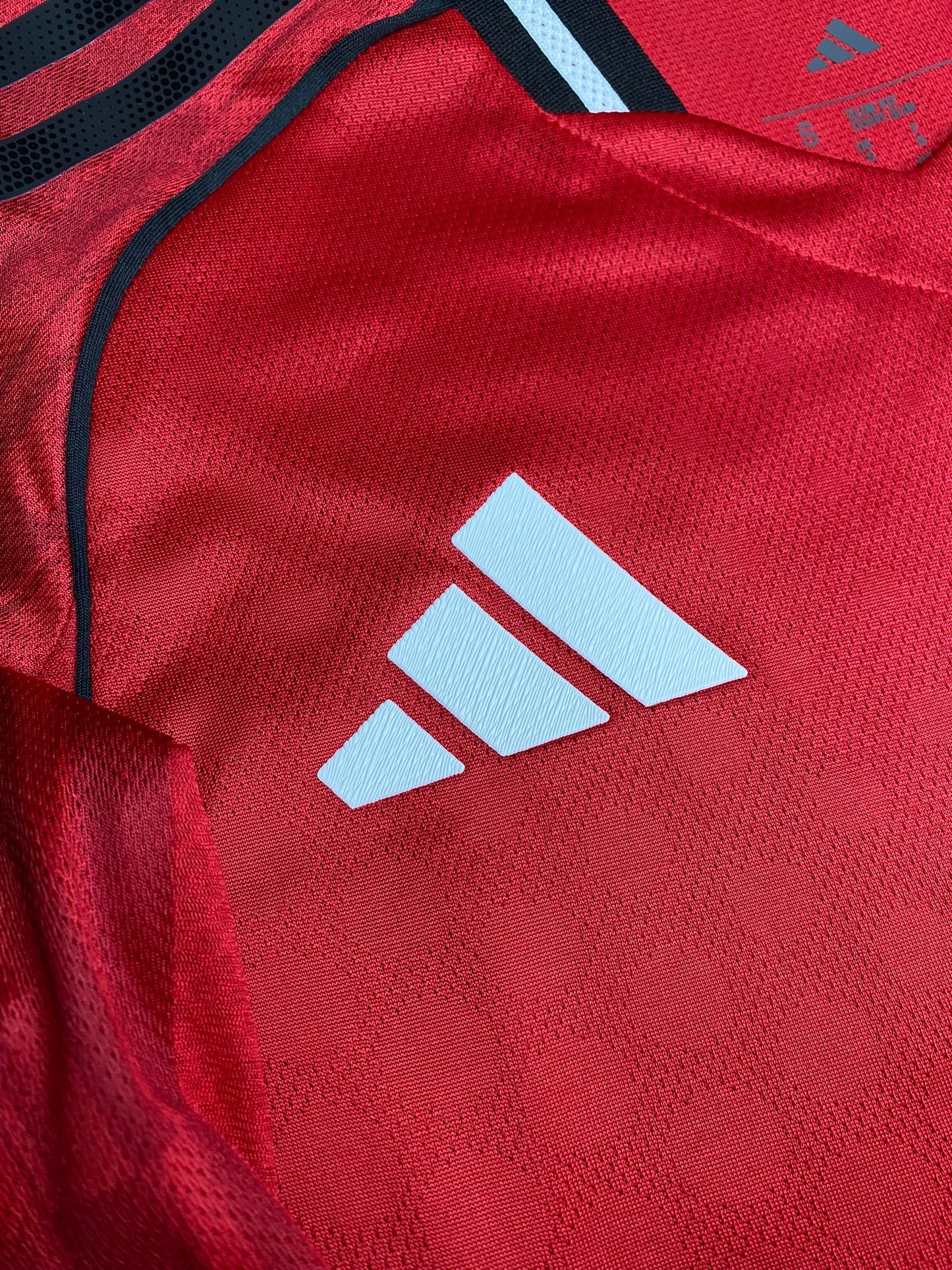 Manchester United longsleeve home jersey. Season 25/26. Matheus Cunha