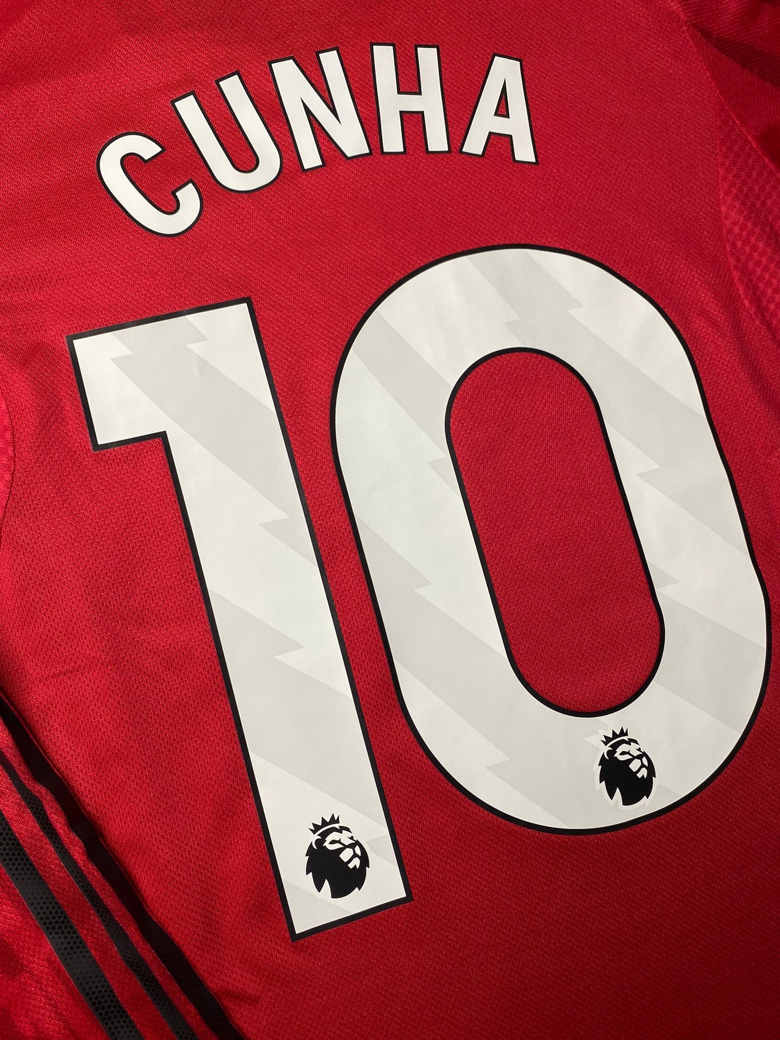 Manchester United longsleeve home jersey. Season 25/26. Matheus Cunha