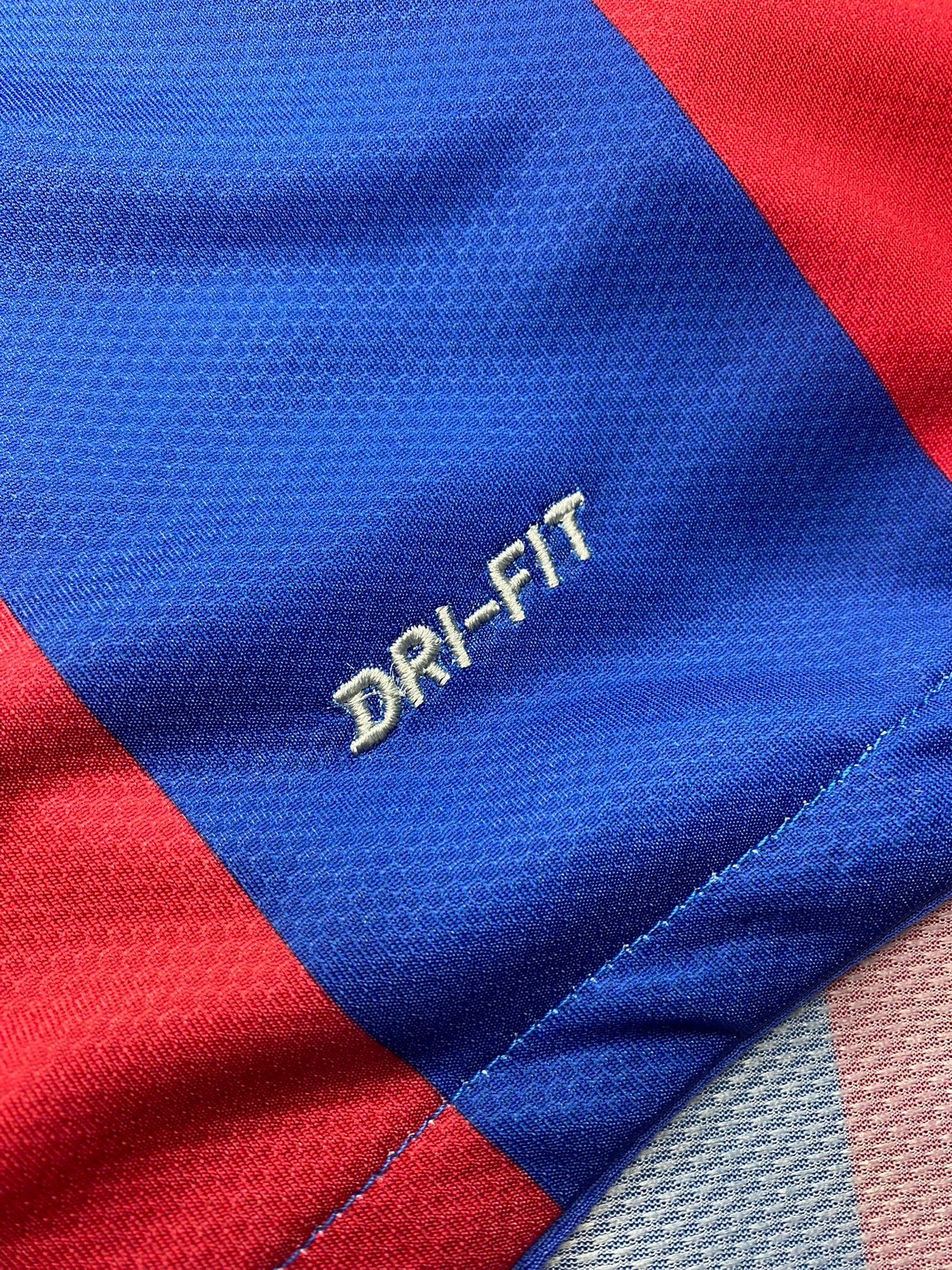 Barcelona home jersey. Season 10/11. Carles Puyol