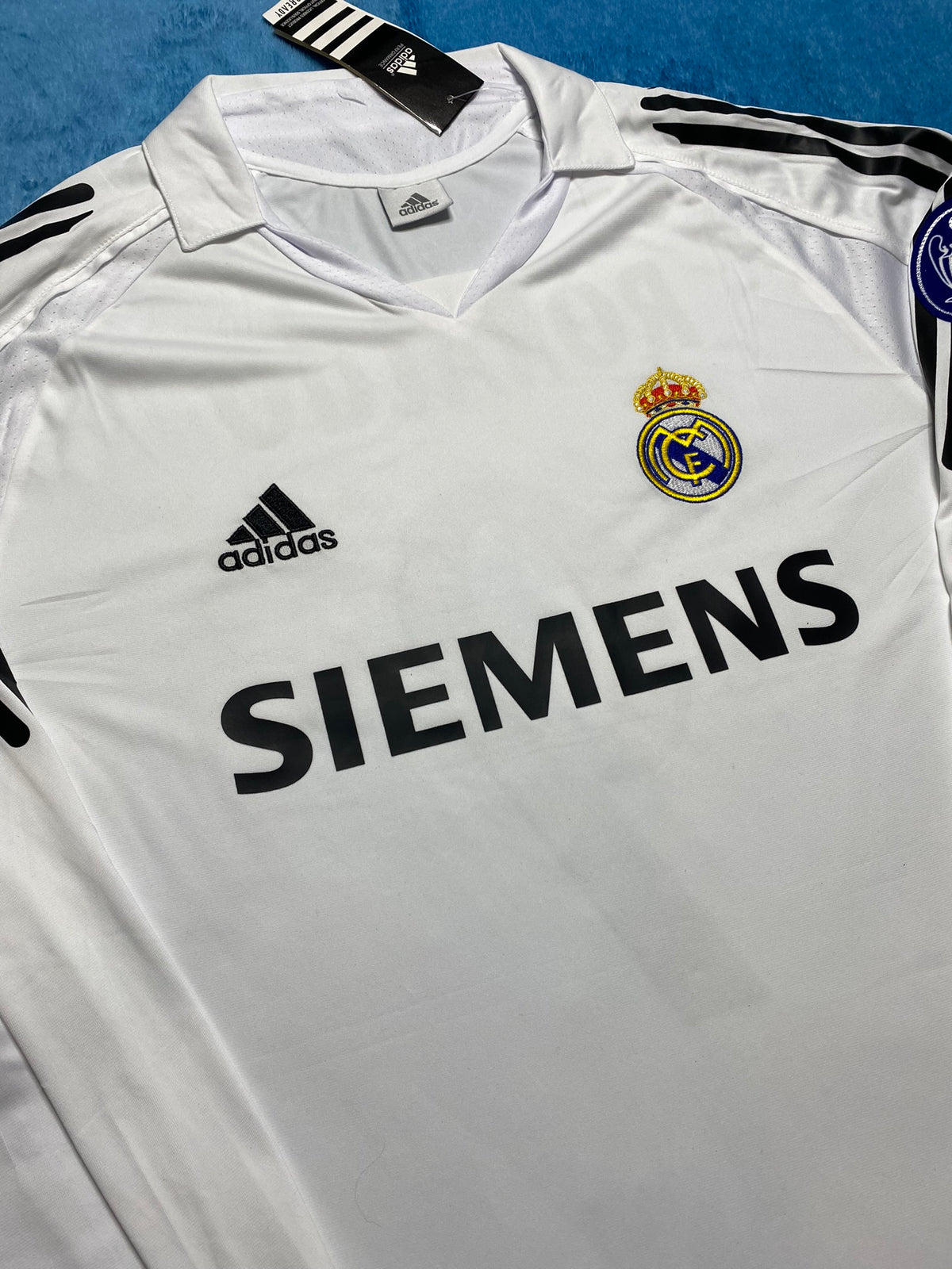 Real Madrid's home jersey. Season 05/06. Ronaldo Nazario