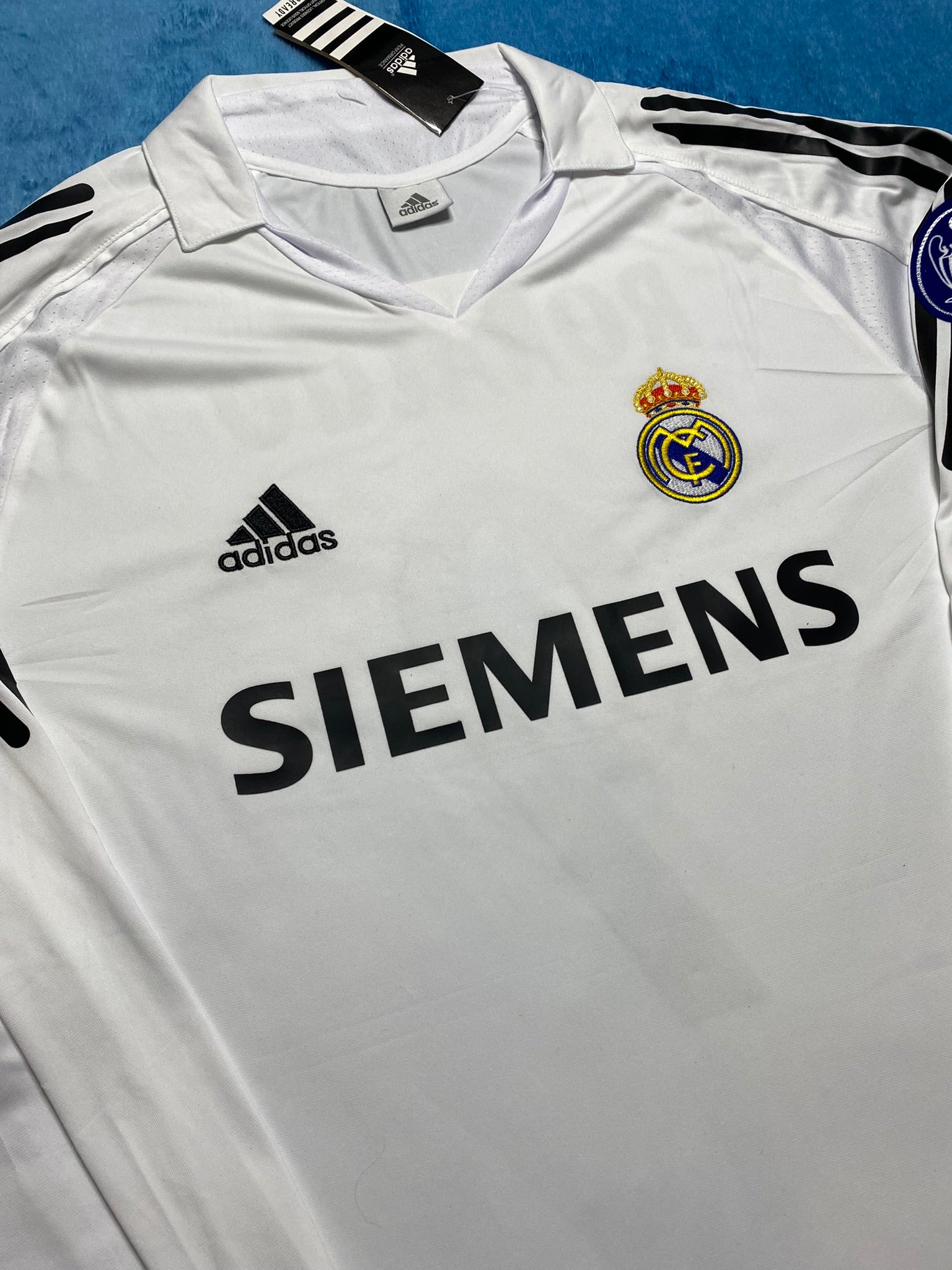 Real Madrid's home jersey. Season 05/06. Ronaldo Nazario