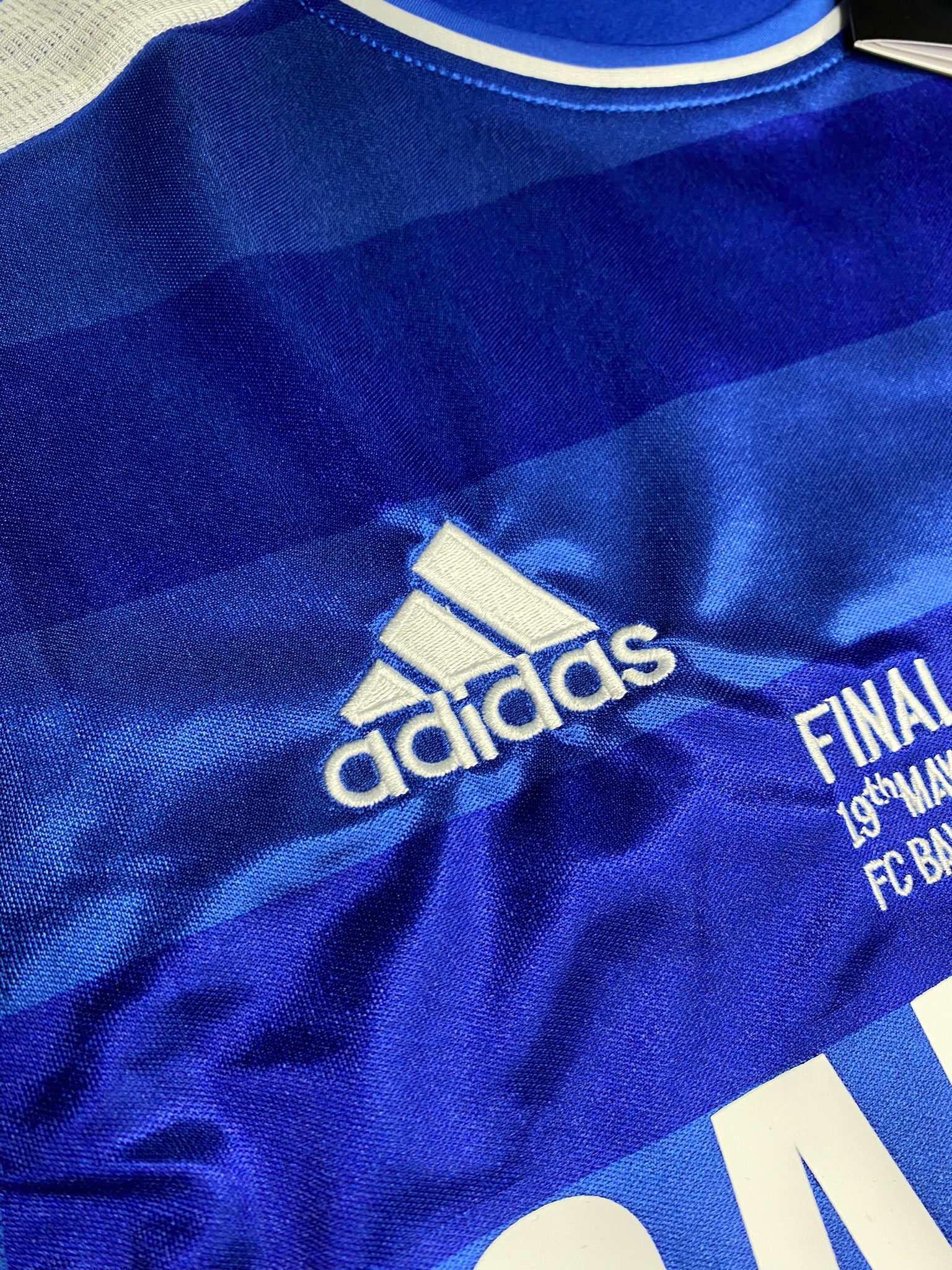 Chelsea's longsleeve home jersey for the 2012 Champions League Final. Frank Lampard.