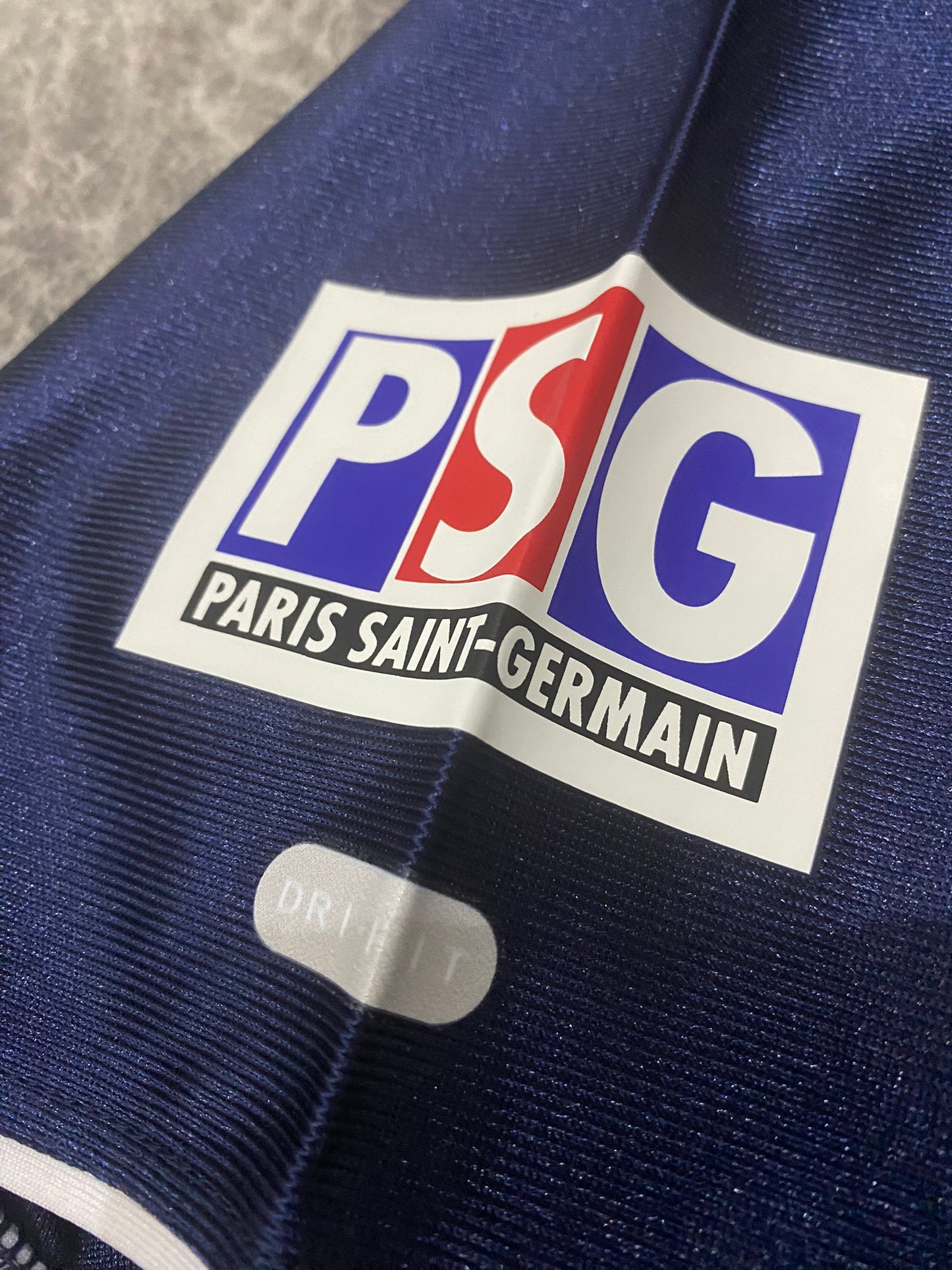 Paris Sain-Germain (PSG) home jersey. Season 01/02. Ronaldinho Gaucho