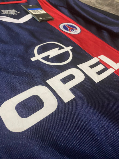 Paris Sain-Germain (PSG) home jersey. Season 01/02. Ronaldinho Gaucho