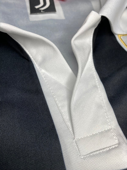 Juventus home jersey. Season 84/85. Michel Platini