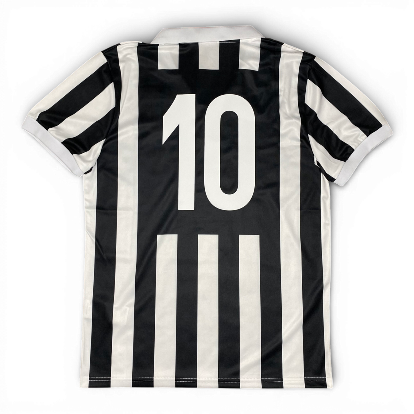 Juventus home jersey. Season 84/85. Michel Platini