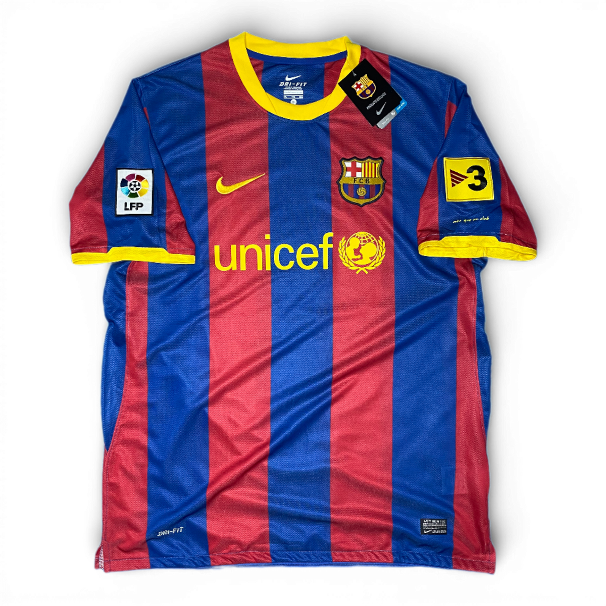 Barcelona home jersey. Season 10/11. Carles Puyol