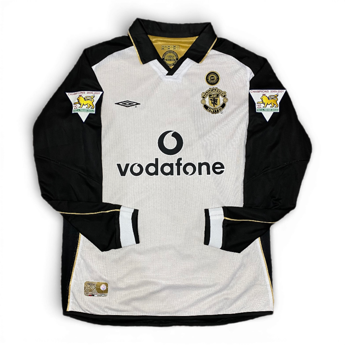 Manchester United reversible jersey commemorating the club's 100th anniversary. Season 01/02. David Beckham