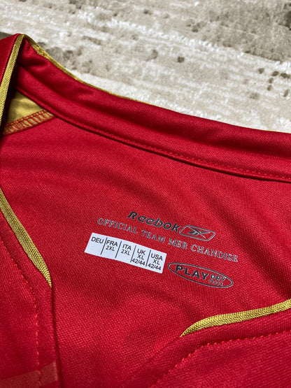 Liverpool home jersey. Season 05/06. Steven Gerrard.