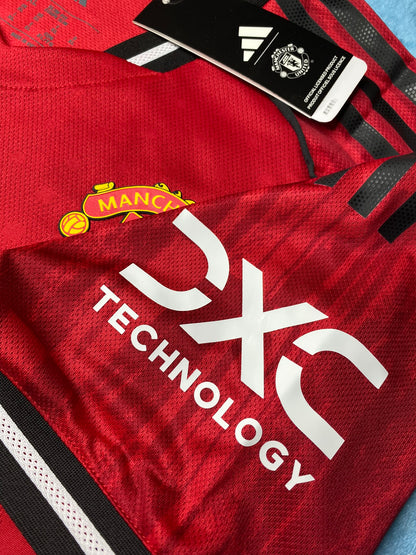 Manchester United home jersey. Season 25/26. Mason Mount