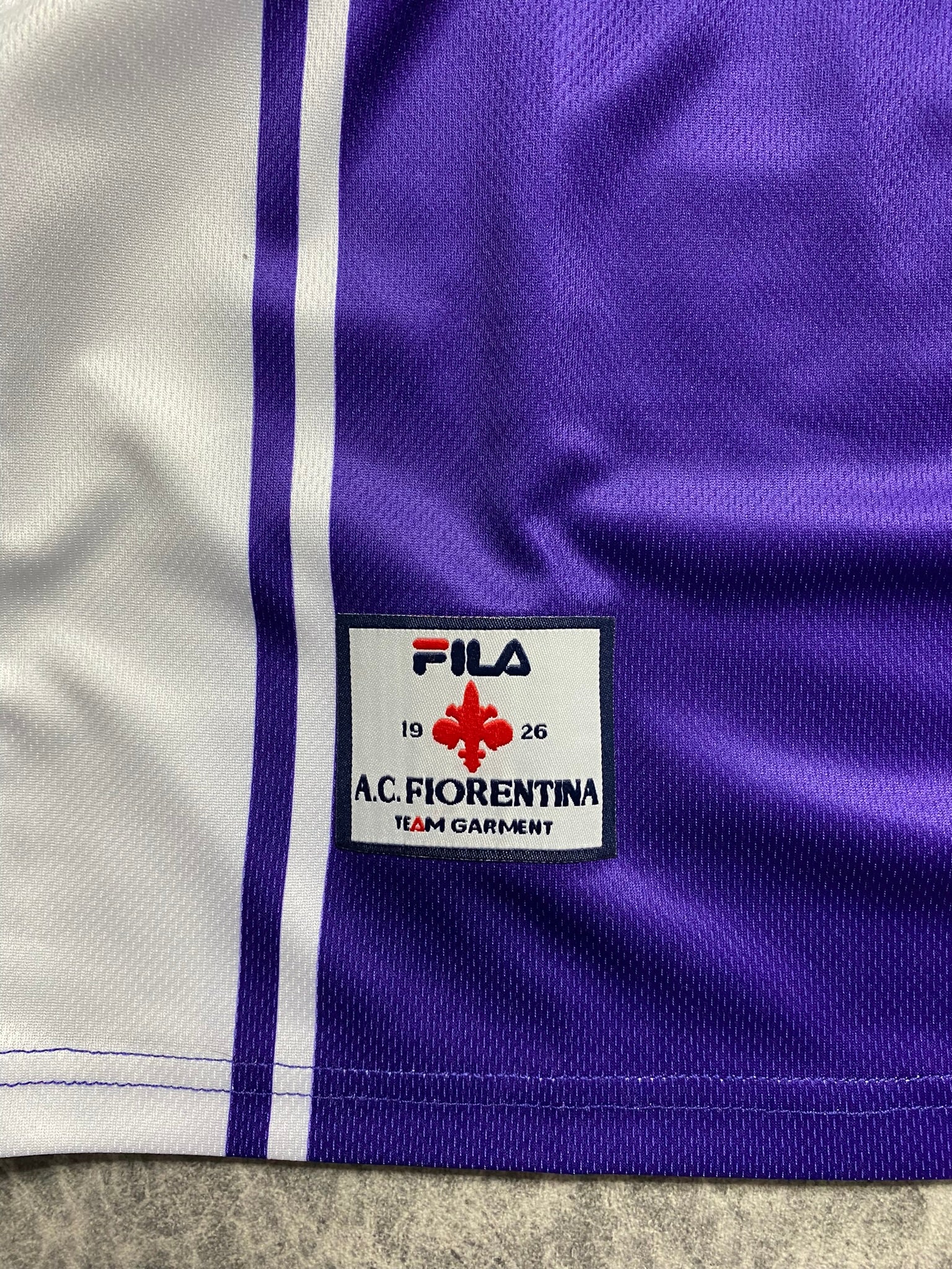 Fiorentina home jersey. Season 99/00. Gabriel Batistuta