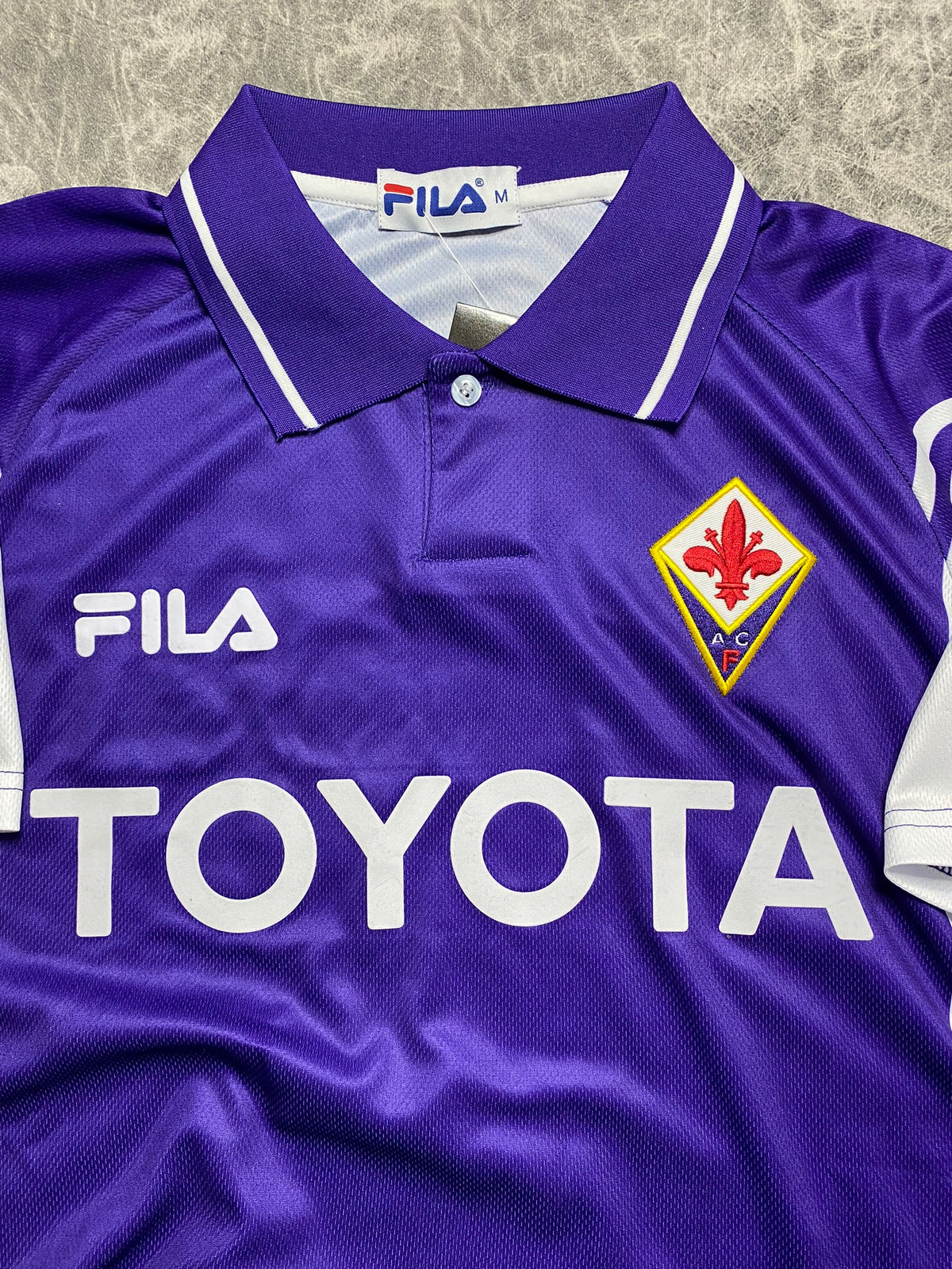 Fiorentina home jersey. Season 99/00. Gabriel Batistuta