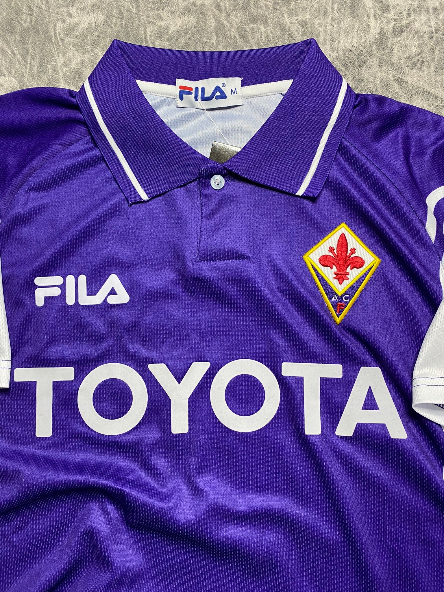 Fiorentina home jersey. Season 99/00. Gabriel Batistuta