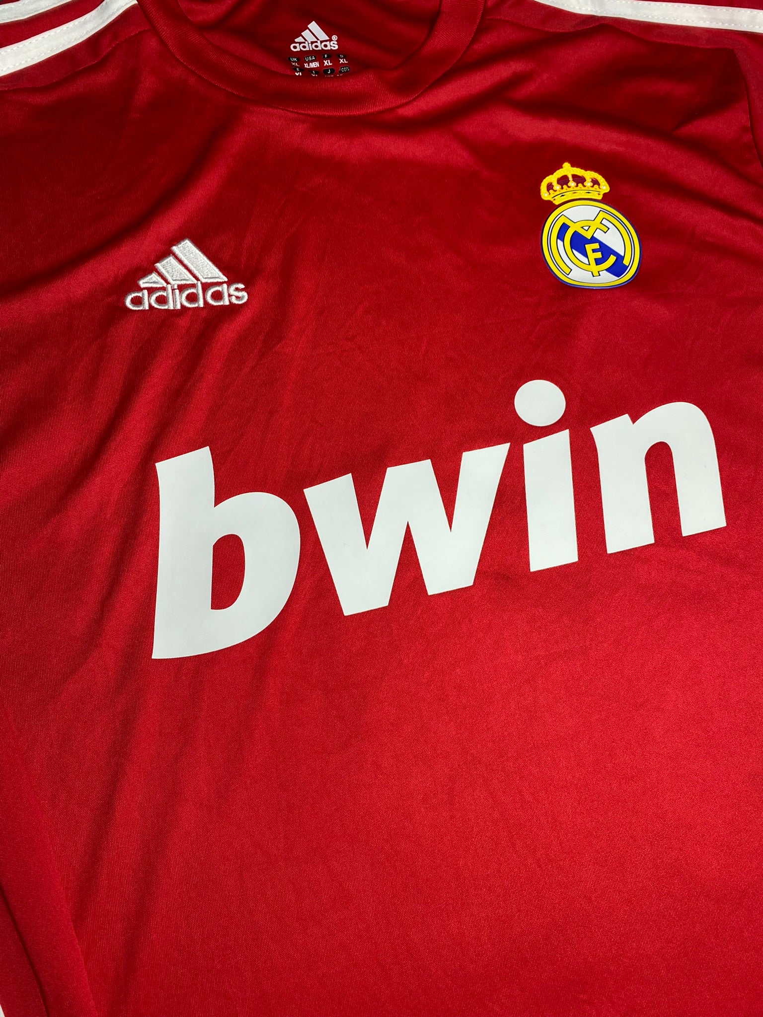 Real Madrid third jersey. Season 11/12. Xabi Alonso