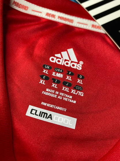 Real Madrid third jersey. Season 11/12. Xabi Alonso