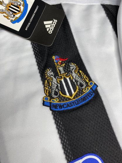 Newcastle United home jersey. Season 03/05. Santiago Munez