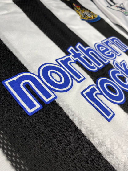 Newcastle United home jersey. Season 03/05. Santiago Munez