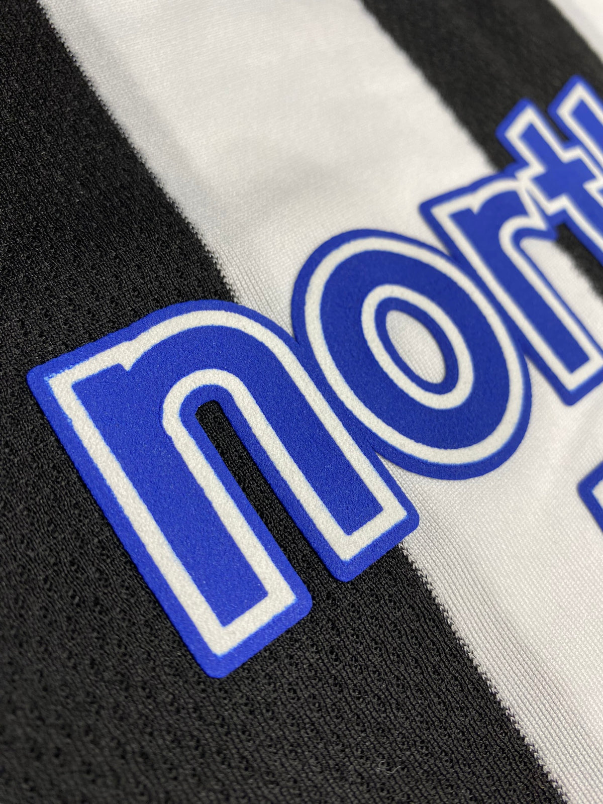 Newcastle United home jersey. Season 03/05. Santiago Munez